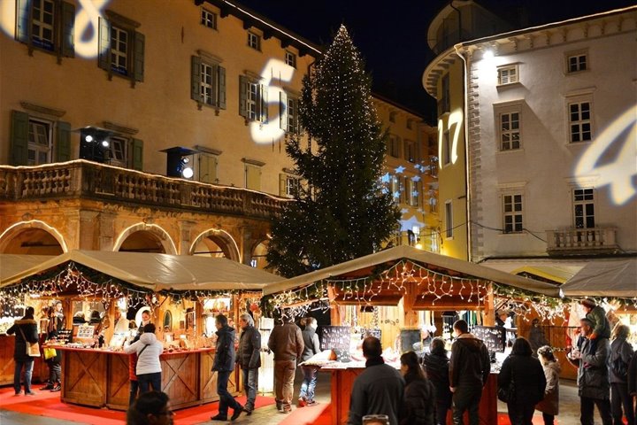 MERCATI DI NATALE AD ARCO SUL LAGO DI GARDA